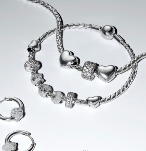 Още един начин да заявиш това, което обичаш чрез бижу! 