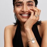 Pandora медальон за гравиране от стерлингово сребро и диамант 0.012 ct.