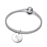 Pandora медальон за гравиране от стерлингово сребро и диамант 0.012 ct.