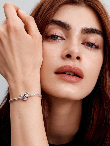 Disney x Pandora Талисман Коледен Мики венец