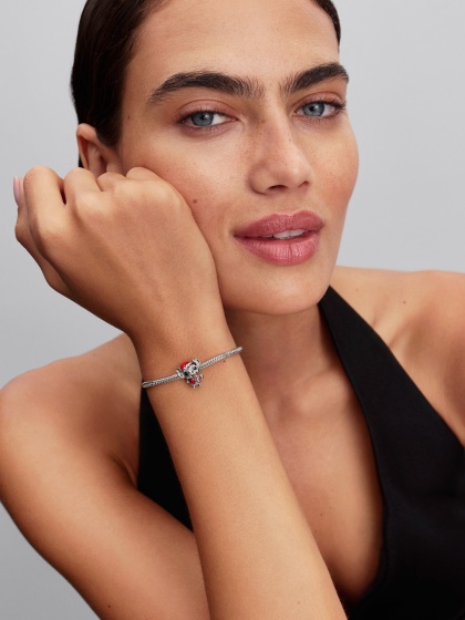 Disney x Pandora Талисман Стич обича Коледа